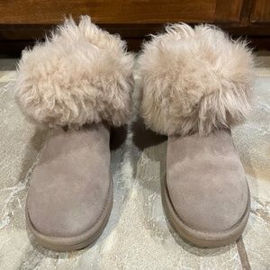 EUC Sz 8 UGG Classic Mini Fluff Collar Booties - color - Caribou